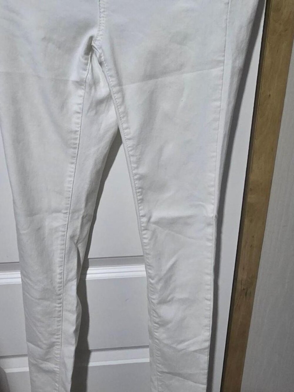White skinny jeans with a slight flare at the bottom #denim #flared